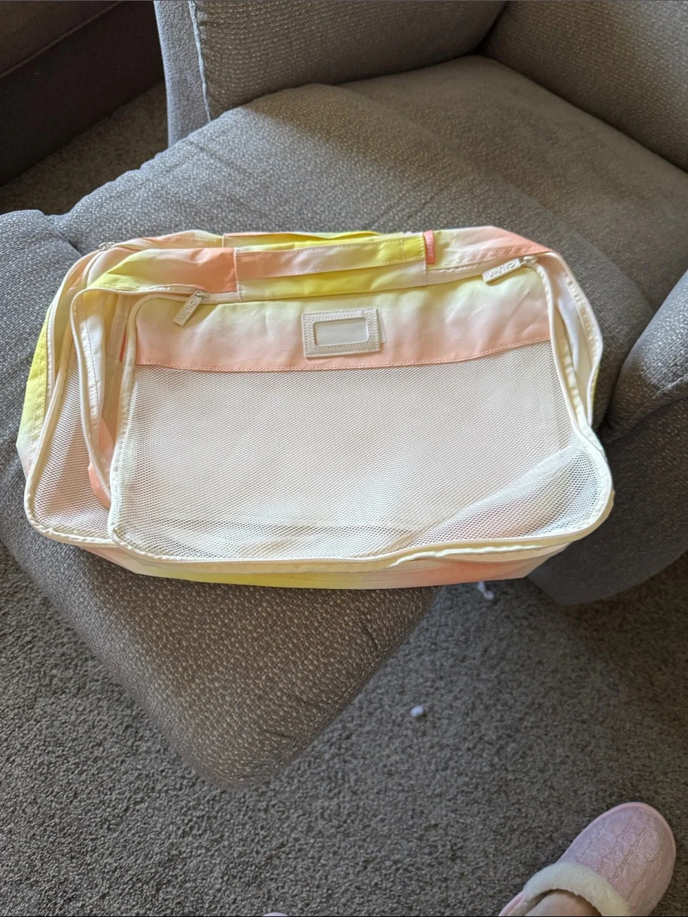 Mesh Travel Organizer Packing Cube in Pastel Yellow & Pink